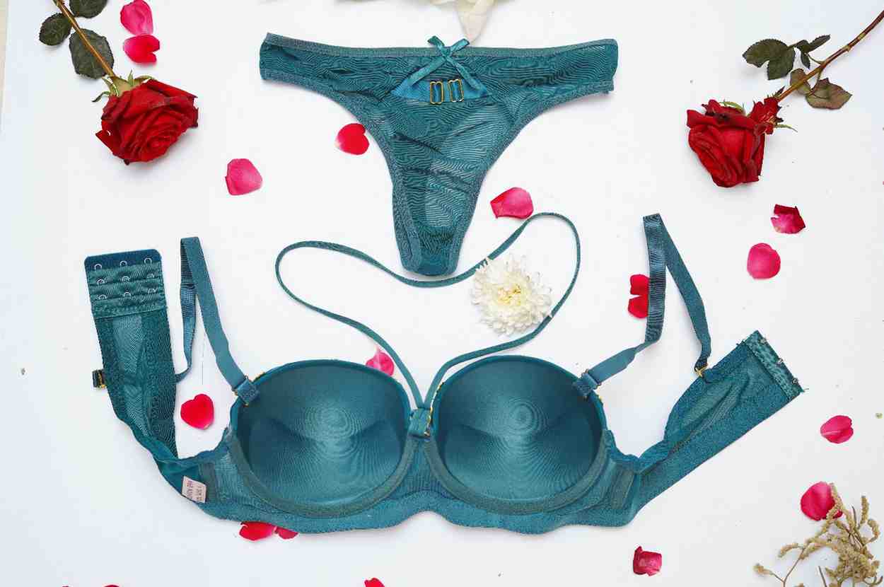 Feminique Strappy Ring Pushup Bra Panty Set