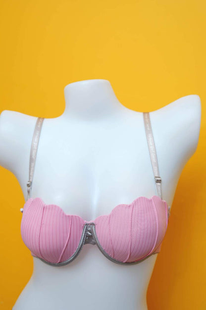 Feminique Lingerie set with shell-shaped cups