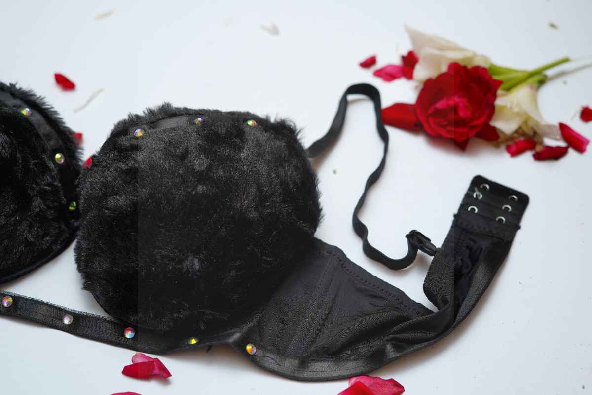 FAUX FUR ELEGANT BRA SET