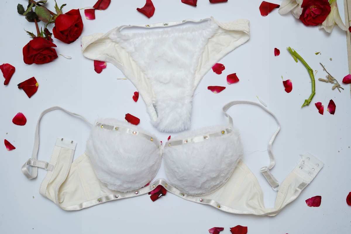 FAUX FUR ELEGANT BRA SET