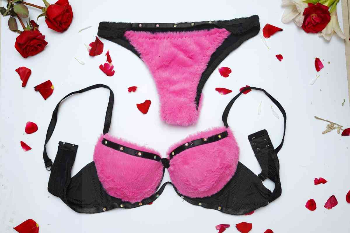 FAUX FUR ELEGANT BRA SET