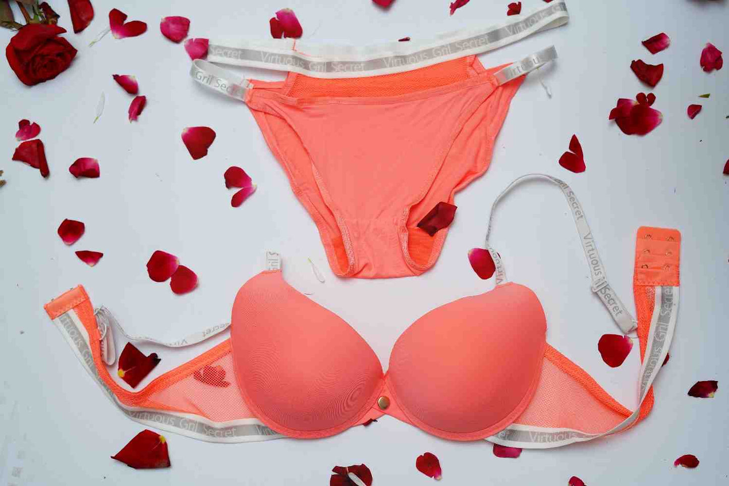 Light padded half-net bra and panty set