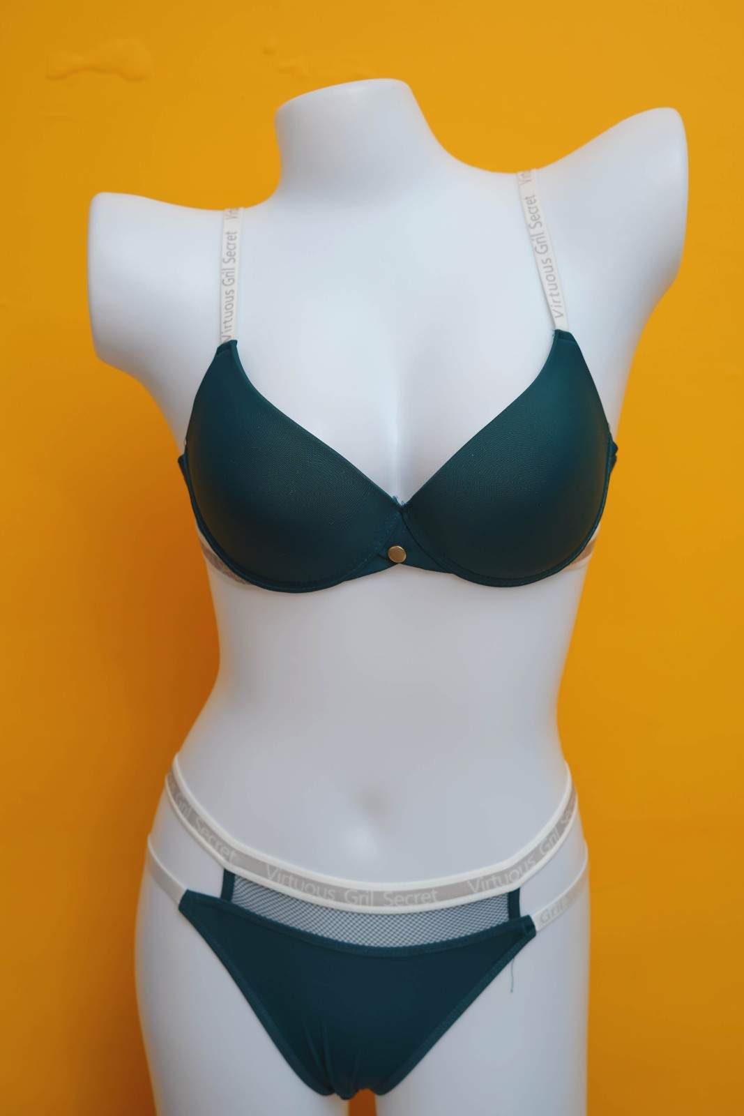 Light padded half-net bra and panty set